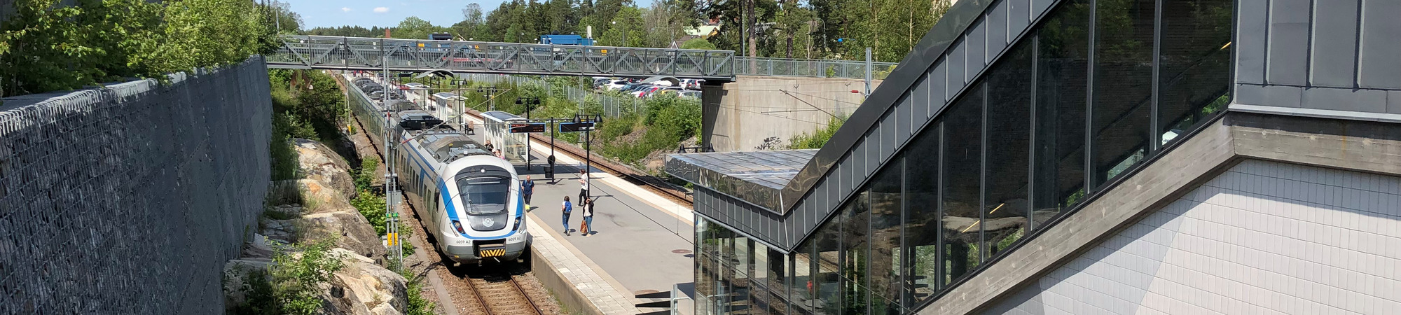 Pendeltåg på Ösmo station